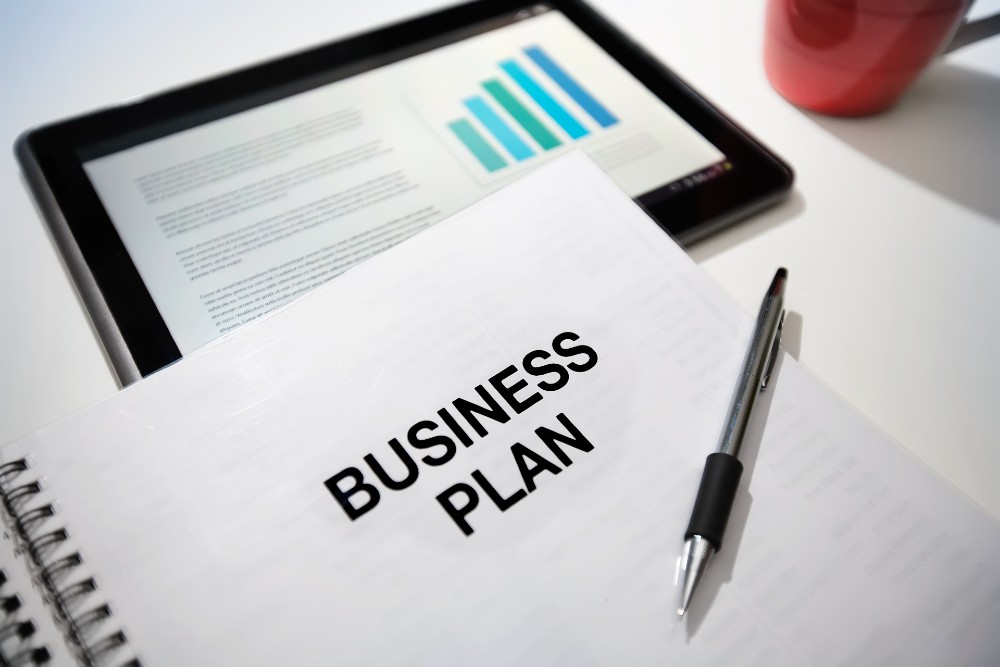 Company Summary – The name, address, and proprietorship of the practice, startup requirements, expenses, funding, liabilities, etc. Services – Service descriptions, treatments for various conditions, technology for services, cute services, and more. Market Analysis – Based on your practice location and target audience, write down the needs of the potential market and how you can fulfill them. Market Strategy – You need to write down the systematic approach to manage patients and practice, how to market your practice, the pricing strategy for each service, promotion and sales strategies, sale forecast, strategic alliance, and more. Management Strategy – How many staff members do you need to start your practice? Perhaps, you need a receptionist and/or a part-time chiropractic assistant. You may need managed billing services or technology to manage billing. As you grow, you can take on additional personnel. Financial Plan – This part of the business plan should include a break-even analysis, projected profit and loss, projected cash flow, and projected balance sheet. Before writing your chiropractic business plan, you can take advice from people who have started their own businesses. In addition to books, there are tons of websites that can help as well. Use SBA’s startup cost calculator to see what it costs to start a new chiropractic business. You can try using Bplans to create your own business plan. It’s free to use and helps you use their chiropractic business plan as a starting point. But make sure your business plan includes: An estimate of your start-up costs Estimated expenses and profits in a year Competitive analysis of your local market Creating an ideal patient profile and determining who you are trying to target A baseline marketing strategy with a budget Budgeting for equipment, property lease, extra services or employees Outlining potential problems and their solutions As you write your business plan, you will understand your strengths and weaknesses and will help you build a strong business over time. 1.3. Financing & Funding It takes money to start a chiropractic business. Usually, double what you think. Once you have your business plan and all the initial steps in place to start your chiropractor practice, you then need to delve into the costs and find out the sources to get money for establishing your new chiropractic practice. 1.3.1 Self-funding Otherwise known as bootstrapping, self-funding is like using your own financial resources to support your new chiropractic business. Self-funding can come in the form of getting capital from family and friends or using your savings accounts or your 401(k) account. You retain complete control over how much you can pull from friends, family, or your own accounts for funding your business, but be careful. Spend as much as you can afford. Tapping into your 401(k) account can result in expensive fees or penalties. 1.3.2 Small Business Loan If you’re not independently wealthy or don’t have family members who can bankroll your dreams, a small business loan can be your next choice. If you want to start a chiropractic practice through using loan amount, a good place to start with is Small Business Administration’s (SBA) website. You will find other financing options like cash advance, line of credit, invoice of finance. We have listed down the current rates, terms, and days required for obtaining funding in the below table: